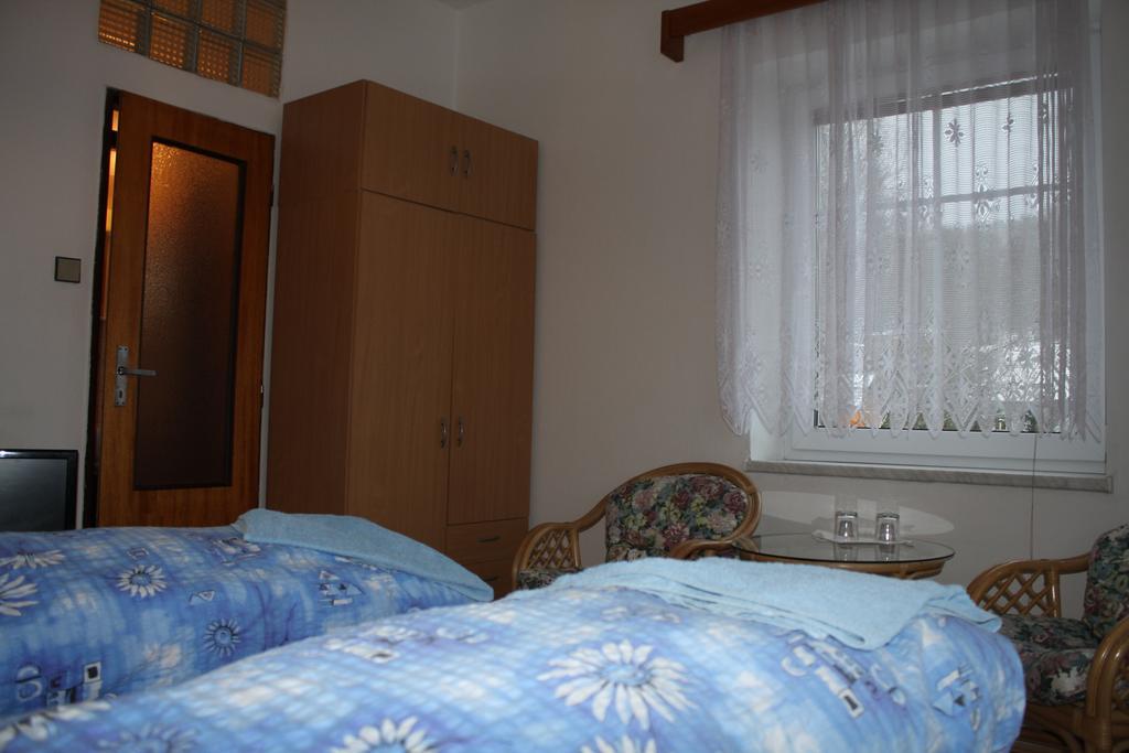 Penzion U Antonickova Pramene Marianske Lazne Exterior photo